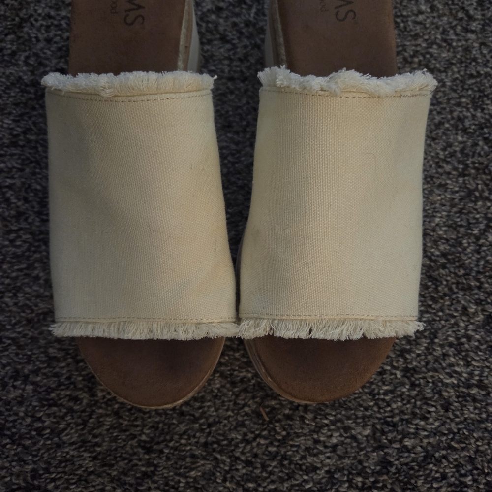 TOMS Women's Cream Platform Mules